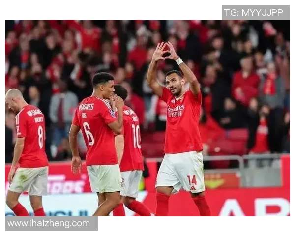 中超精彩对决曼联与本菲卡战成平局乌龙球引发全场热烈反响 中超精彩对决曼联与本菲卡战成平局乌龙球引发全场热烈反响