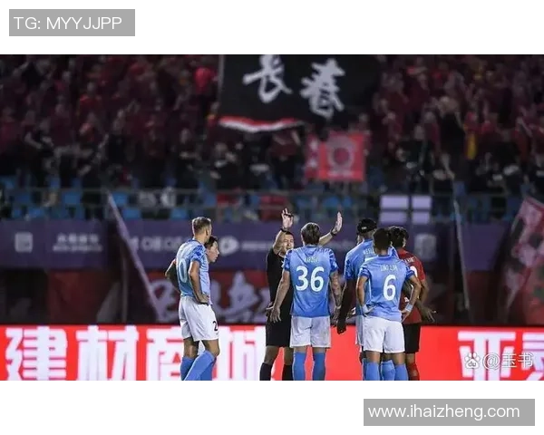 世界杯焦点战里昂与AC米兰激战成平引发争议判罚引爆全场气氛